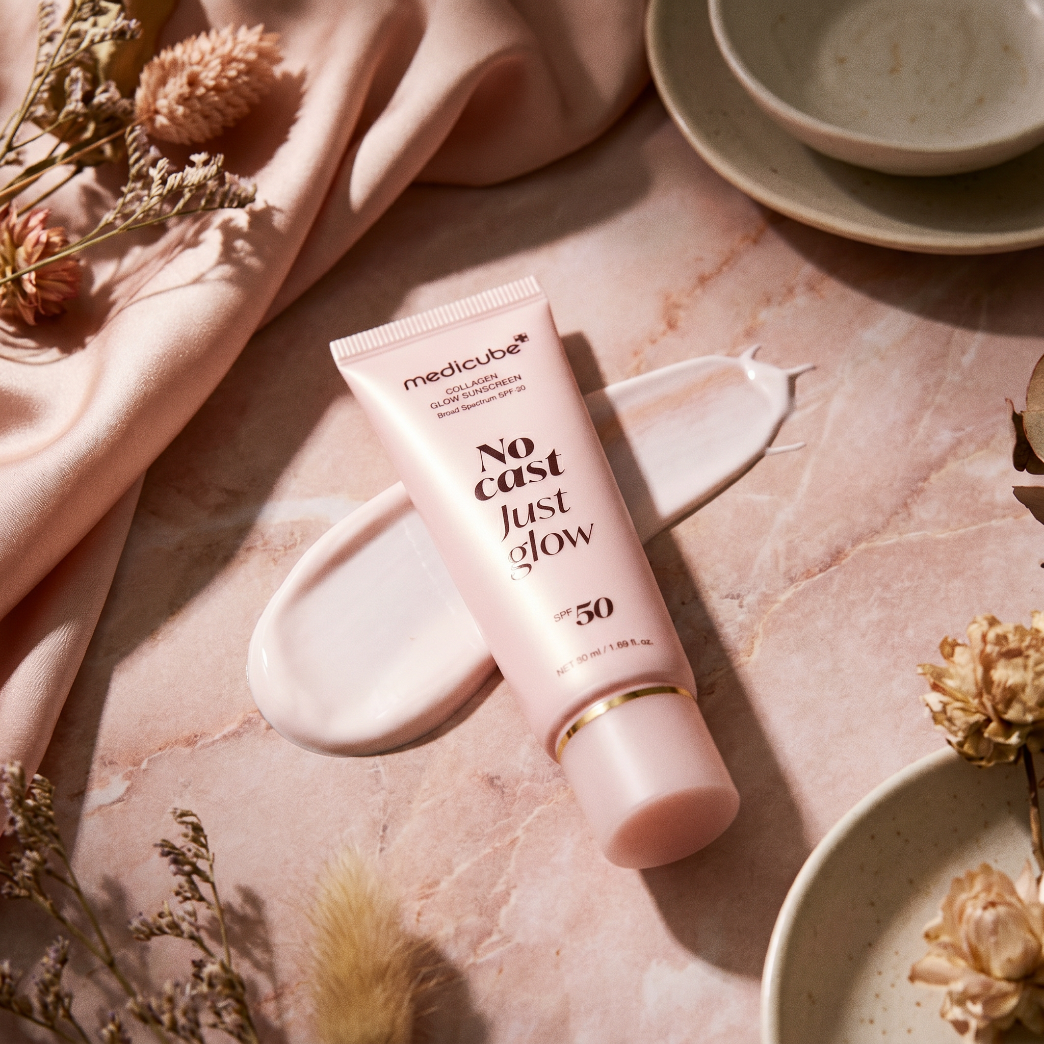 MEDICUBE Glow Collagen Sunscreen SPF 50